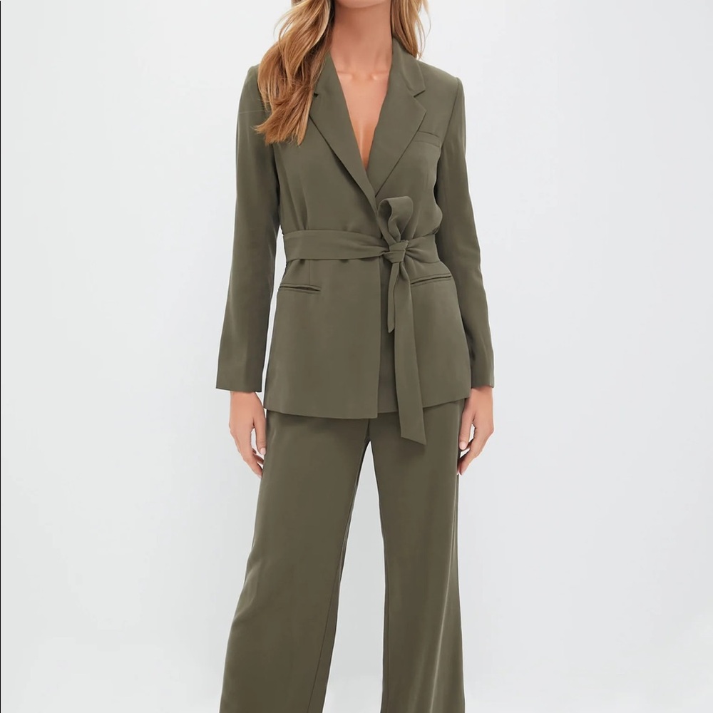 Tuckernuck Olive Shea Blazer (M) and Tuckernuck Olive Erin Pants (4) NWT